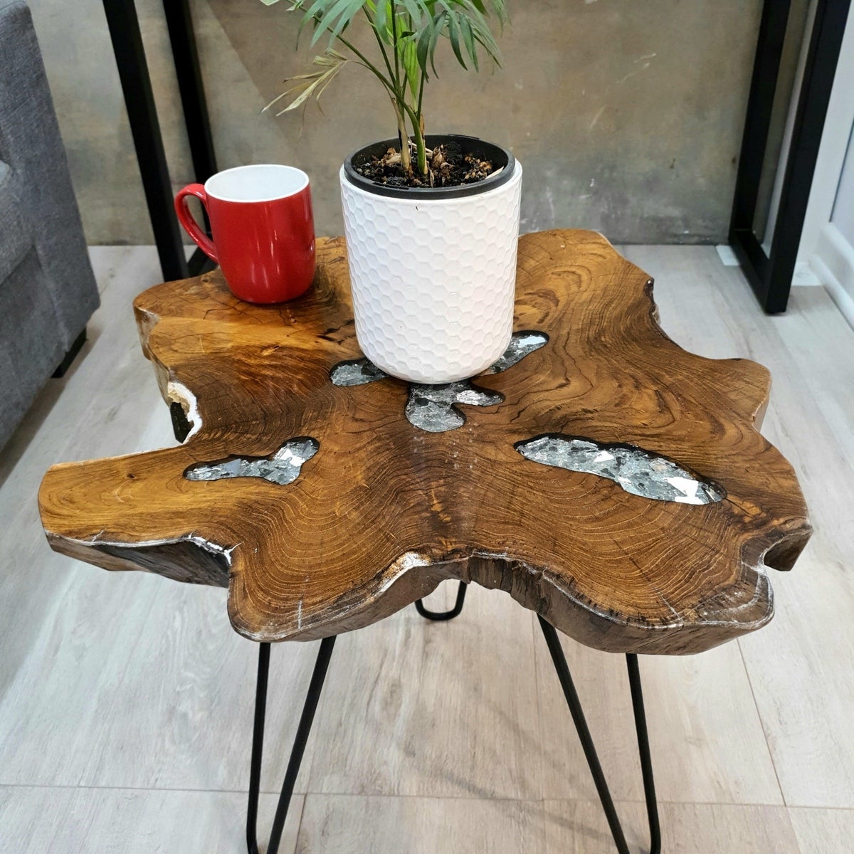 MANGO TREES Cropley Side Table/Coffee Table/Plant Stand Teak Wood Resin Finish