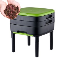 Maze Worm Farm ( Plastic Legs and Worms)