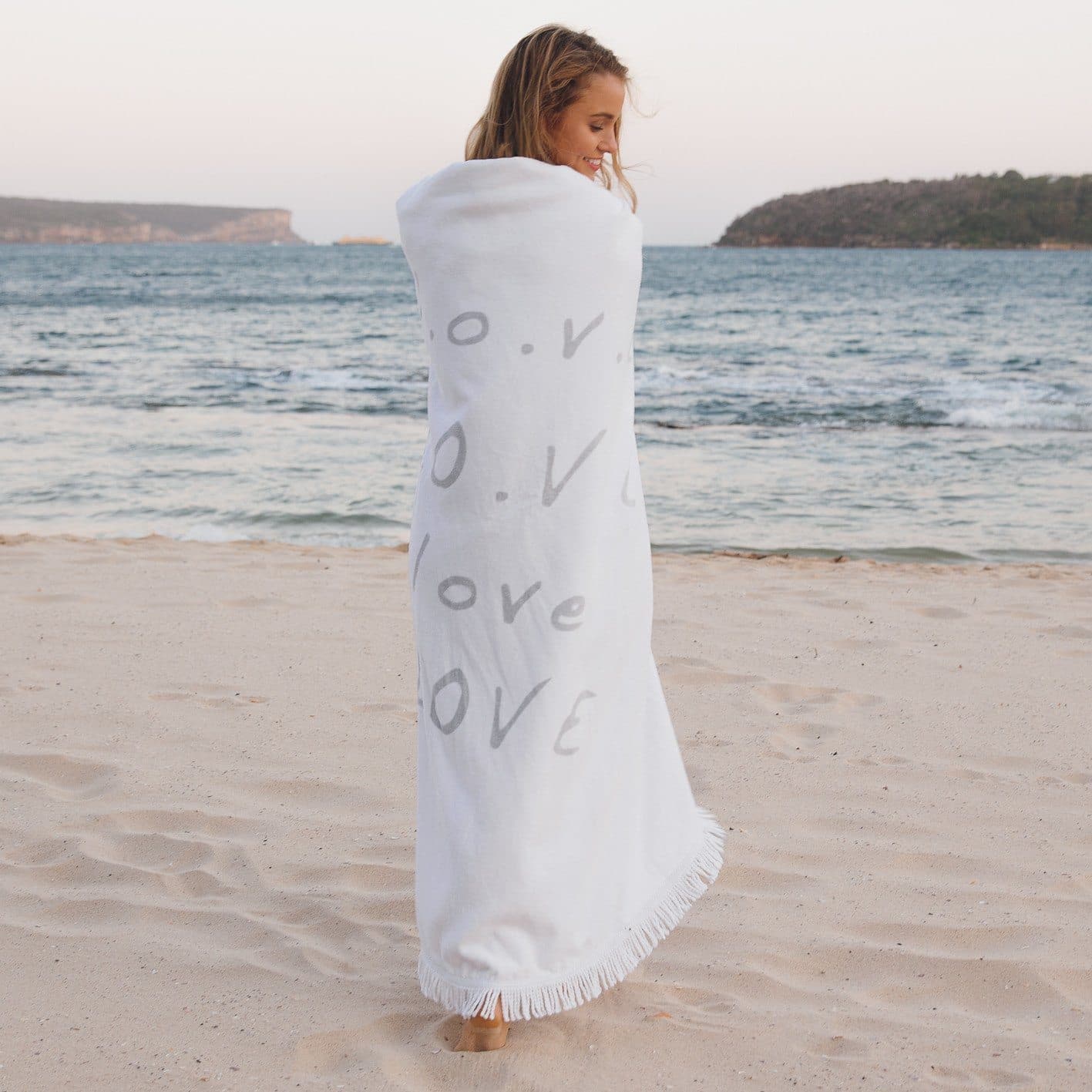 Round Beach Towel/Picnic Blanket - Love Always
