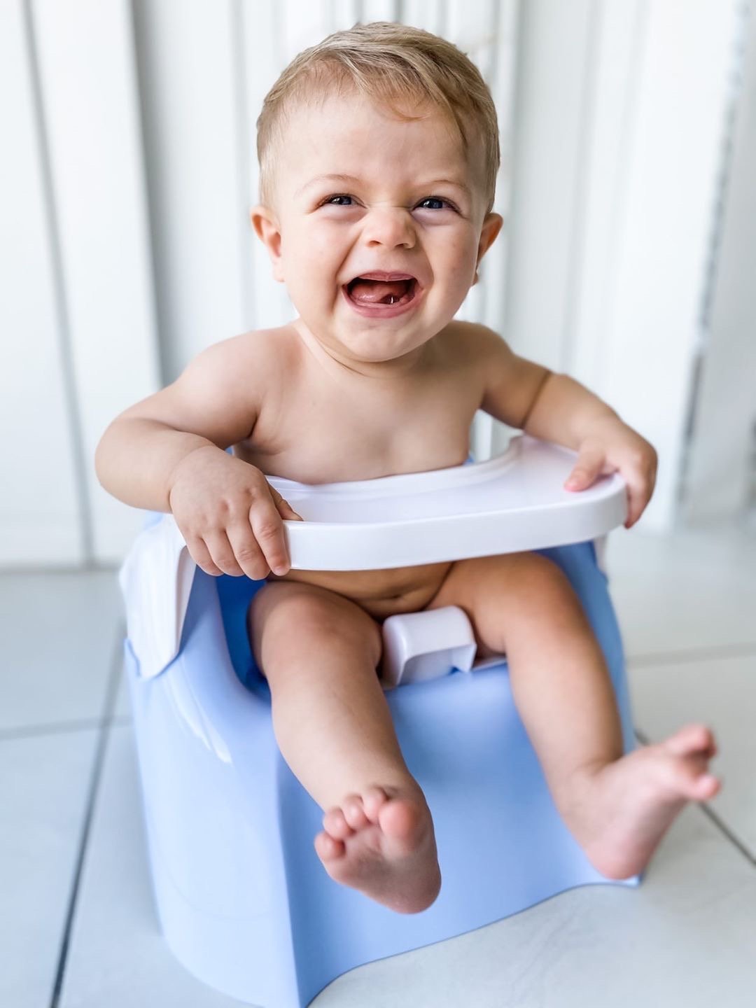 potty chair with tray