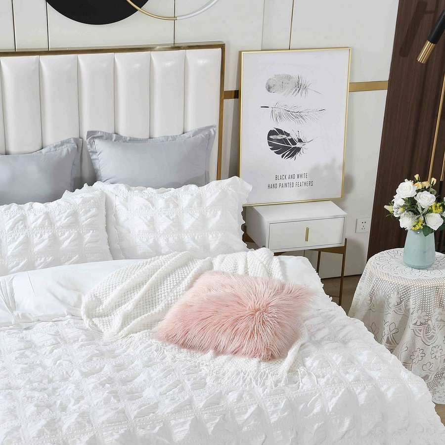 Ruffles Textured Jacquard King Size Bed Quilt/Doona/Duvet Cover Set - white