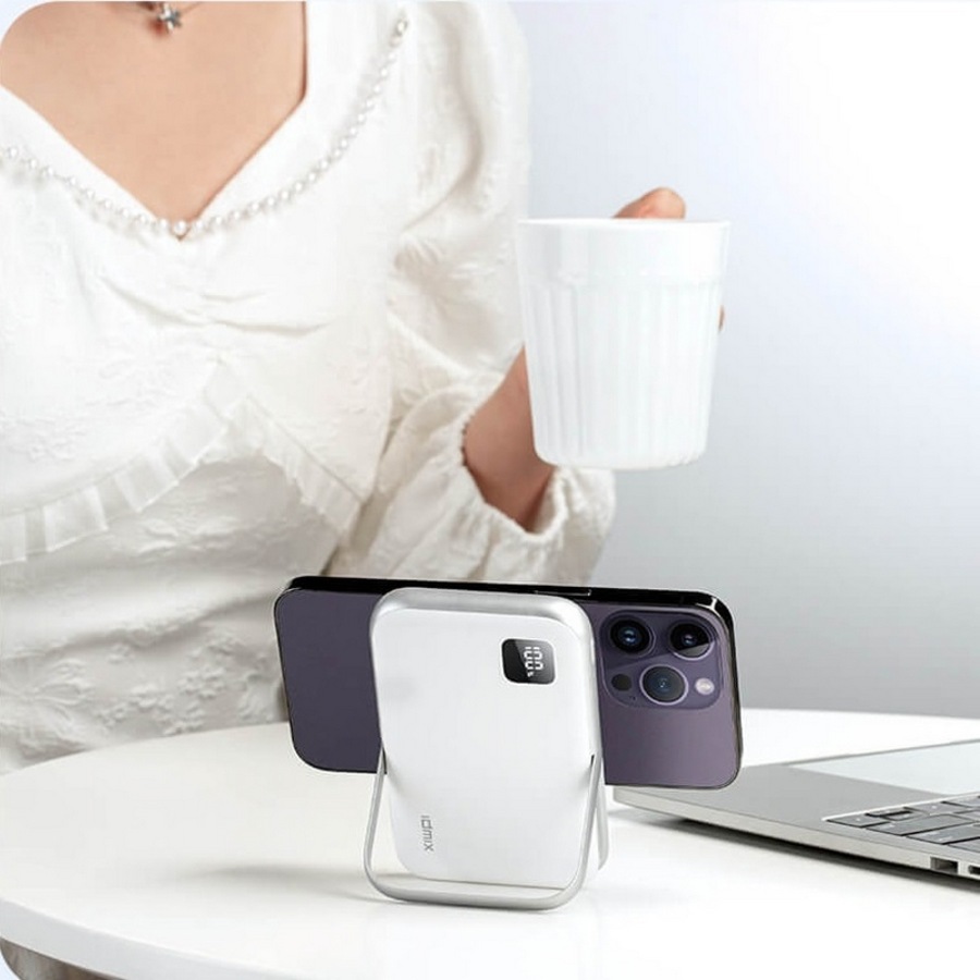 [Q10PRO-WH] Idmix Q10 Pro 10000mAh White Magnetic Wireless Power Bank with Foldable