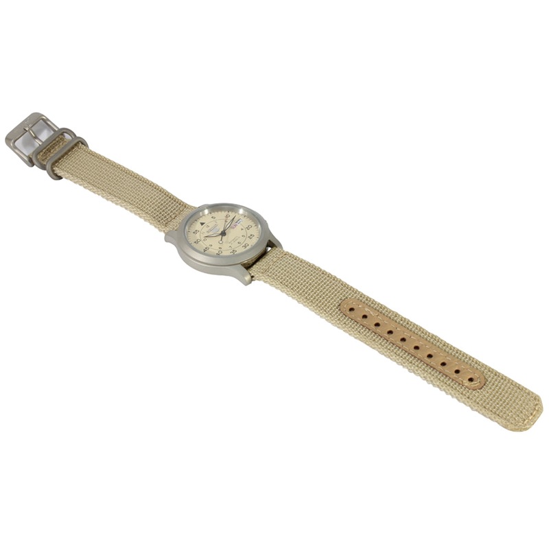 snk803 strap size