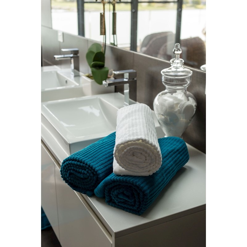 601 Jenny Mclean Royal Excellency Bath Sheet 2 ply sheared Border