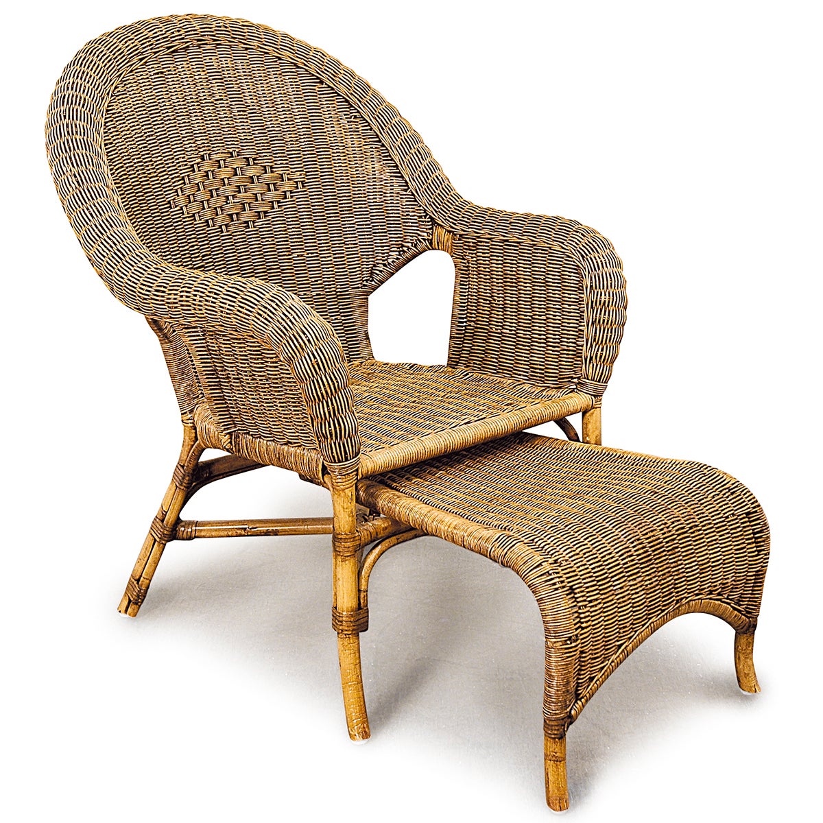 Cane/Rattan Steamer Chair with Footrest in Antique Brown