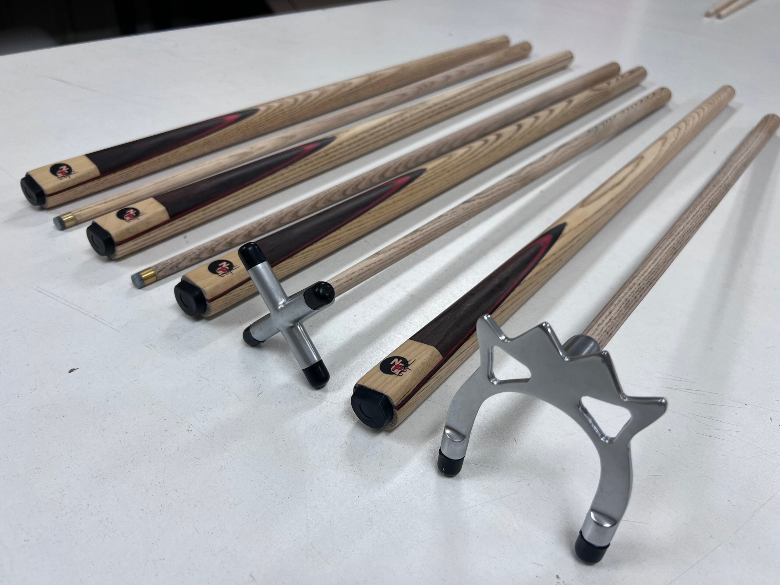 FULL ASH With Red Wood Flame Pool Cue REST Set 2 x cues, 1 x Satin Chrome Rest, 1 x Satin Chrome Spider