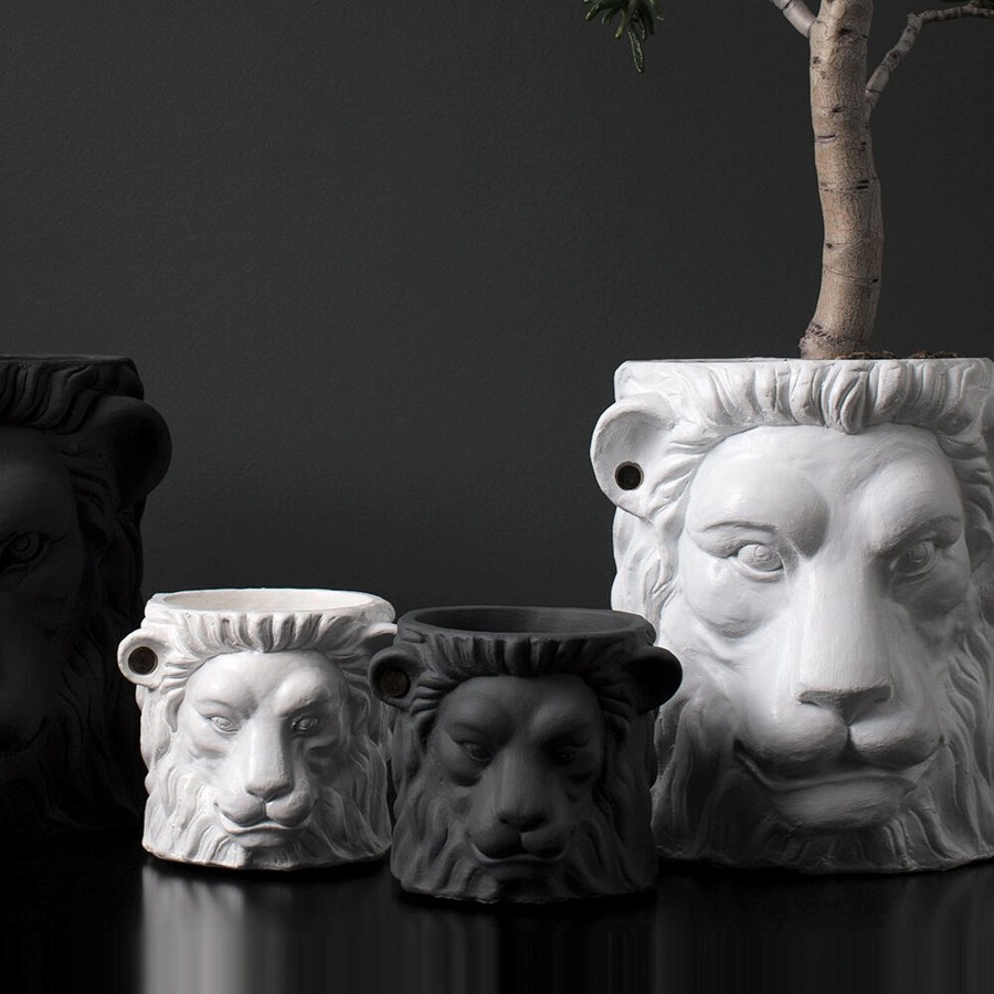 Garden Glory Lion Flower/Plant Pot Centerpiece Tabletop Decor Small Black