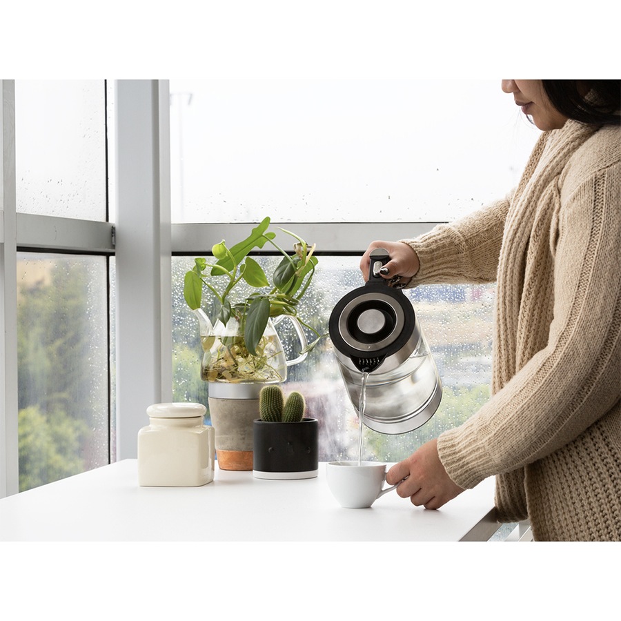 Lenoxx 1.8L 1500-1800W Cordless Electric Glass Kettle With Stainless Steel Trim