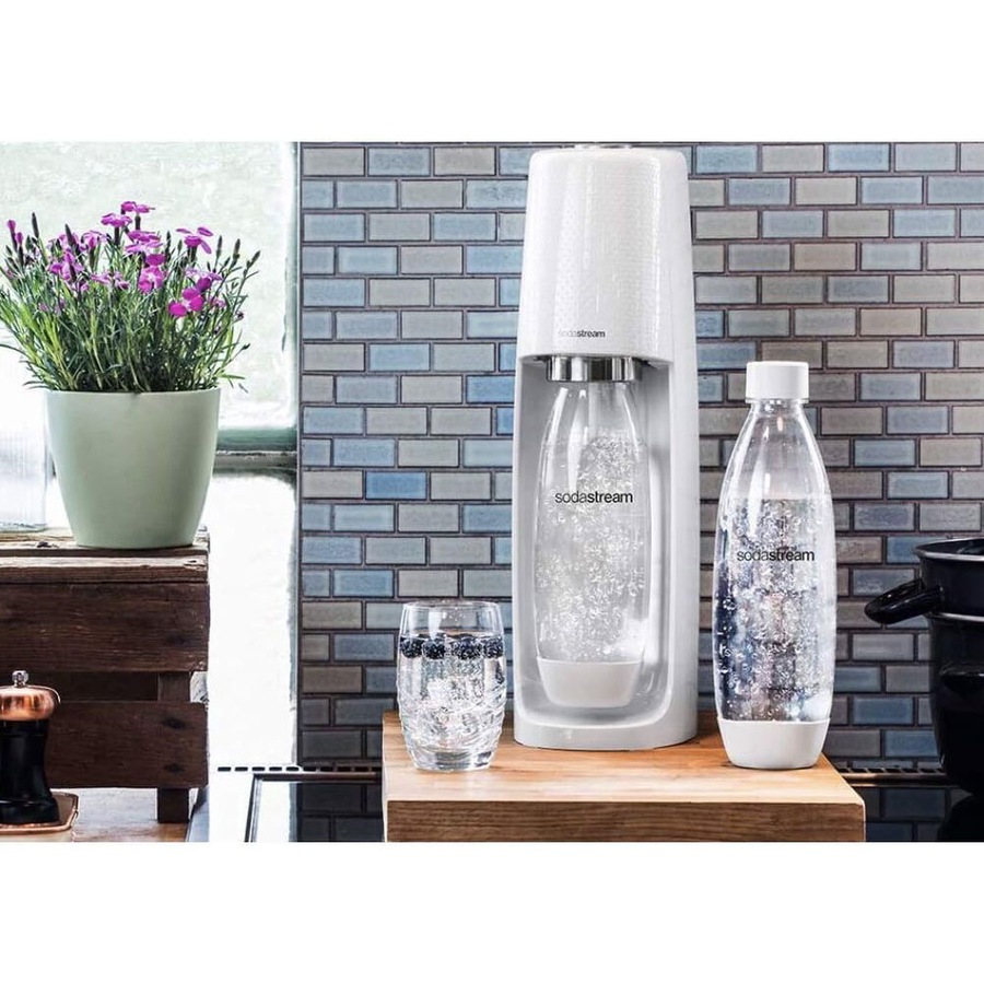 SodaStream Spirit Mega Pack 60L Sparkling Water/Soda Drink Maker w/ Bottles WHT