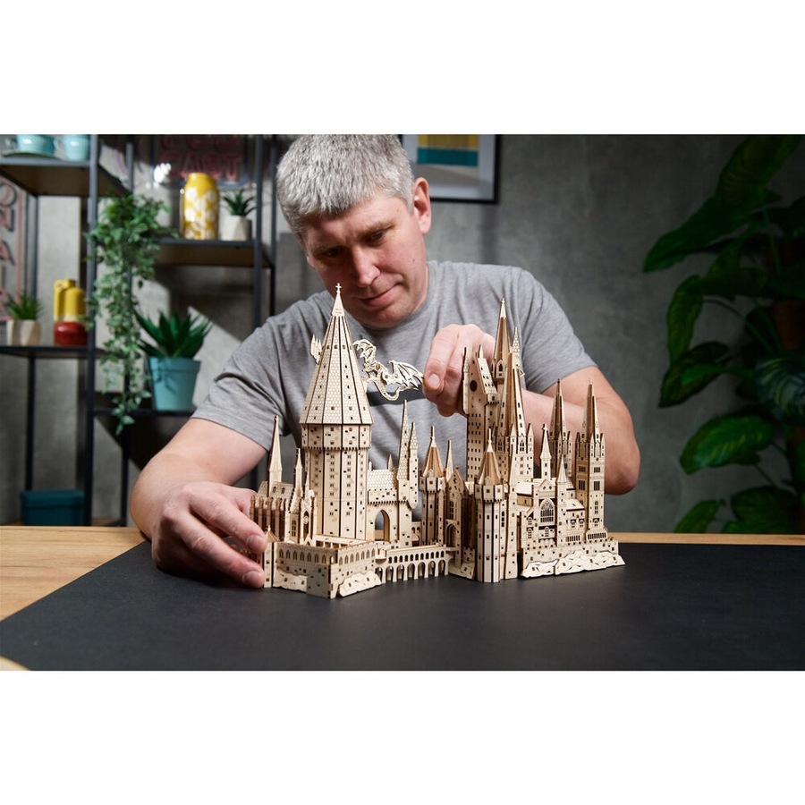 Ugears Hogwarts Harry Potter Castle 3D Wooden Puzzle Toy 36.9x27.3cm 14y+