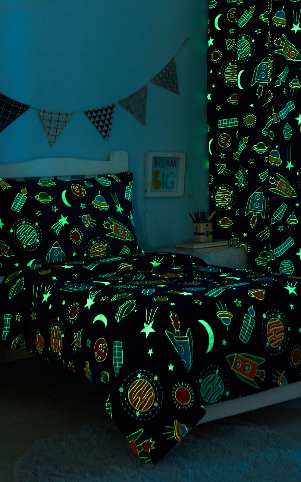Kids Glow In The Dark Blanket, Curtain, Pillowcase Set Galaxy