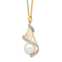 Bevilles 9kt Yellow Gold Freshwater Pearl & Diamond Set Necklace