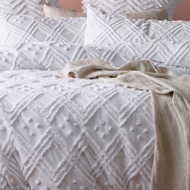 Park Avenue Medallion cotton Vintage washed Tufted Quilt Cover set