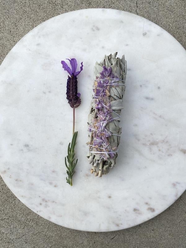 The Smudge Stick Shop A Tin of Beautiful Calming French Lavender Flowers 