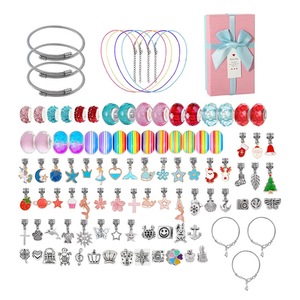 Catzon 100Pcs Christmas Beads for Jewelry Making Charm Bracelet DIY Set