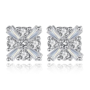 2PCS Copper Stud Earrings Woman Fashion Jewelry Simple Square Earrings
