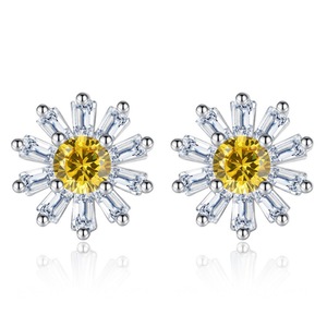 2PCS Ladies Fashion Retro Copper EarringsSun Flower Small Daisies Pop Jewelry Earrings