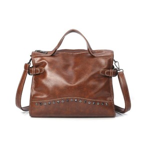 Casual Large Capacity PU Leather Shoulder Bag Ladies Handbag Rivet Crossbody Bag (Brown)