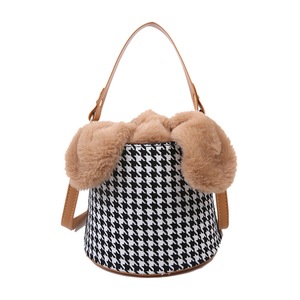 Fashion Exquisite Shopping Bag Women Plush Crossbody Bucket Bag Plush Plaid Print Shoulder Handbag Street Totes