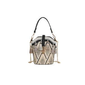 Fashion Shell Bucket Bag Tassel Straw Beach Bag Ladies Shoulder Messenger Bag Handbag Chain Small Bag-Black