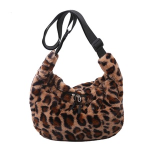 Leopard Vintage Shoulder Handbag Large Capacity Purses Women Plush Crossbody Bag Popular Simple Female Daily Bag