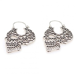 Personalized Metal Hollow Carved Skull Head Earrings Halloween Circle Earrings Jewelry Gift Ancient silver