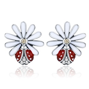 Silver plating Daisy Flower Red Ladybug Stud Earrings for Women Fashion Earrings Jewelry Gift