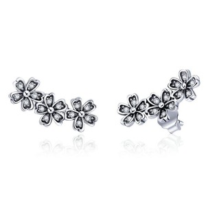 Silver plating Daisy Flower Stud Earrings for Women Jewelry Valentine's Day Gift