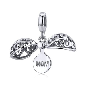 Silver plating Gratitude for Mom Gift Box Pendant Charms Fit Bracelets Necklaces DIY Jewelry