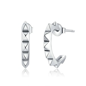 Silver plating Heart-shape Rivet Stud Earrings for Women and Men Punk Style Jewelry Studs