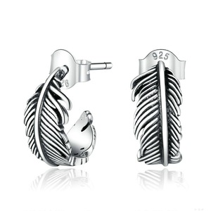 Silver plating Jewelry Dazzling Light Feather Stud Earrings for Women Girls Gift Jewelry Earring
