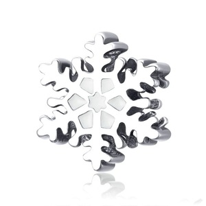 Silver plating Winter Snowflakes Charm Beads Fit Women Bracelets & Bangles DIY Jewelry Gift