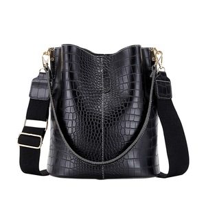 Vintage Crocodile Pattern Crossbody Bags For Women PU Leather Trend Designer Shoulder Handbags Large Capacity Bucket Bag