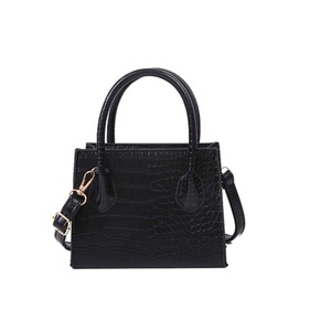Women Small Crossbody Bag Faux Leather Shoulder Handbag Classic Crocodile Pattern Zipper Solid Purse