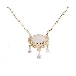 N19 Mask Shape Silver Necklace Shiny Pendant Clavicle Neck Jewelry for Girls Women Decorative Party Wedding