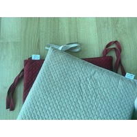 Square pattern sponge cushion 40x40cm Red 2pcs/set