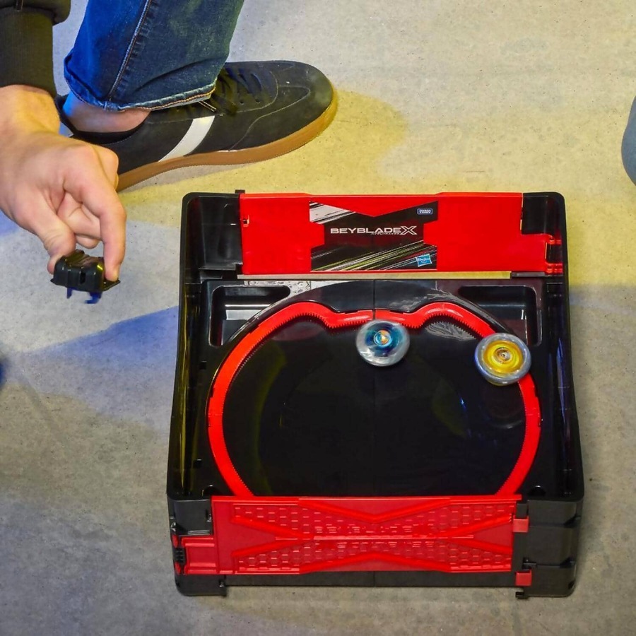Beyblade X - Clash And Carry Beystadium Battle Arena - Hasbro