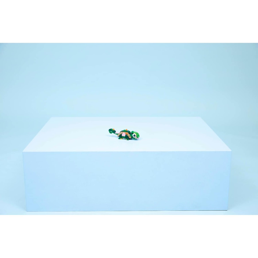 LEGO 31377 Turtle with a Water Lily Flower - Creator 3-in-1