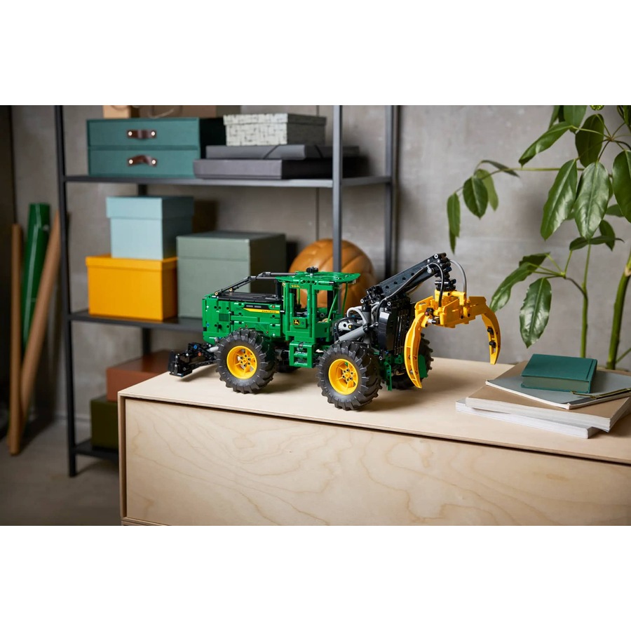LEGO 42157 John Deere 948L-II Skidder - Technic