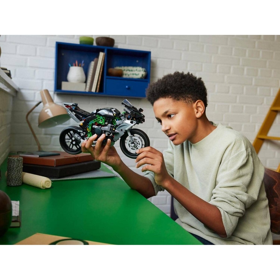 LEGO 42170 Kawasaki Ninja H2R Motorcycle - Technic