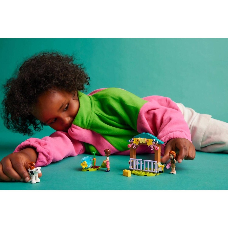 LEGO 42607 Autumn's Baby Cow Shed - Friends