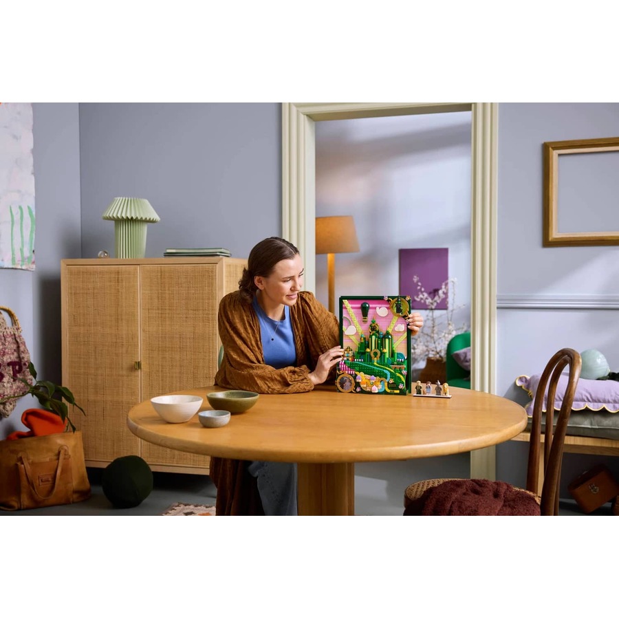 LEGO 75685 Emerald City Wall Art - Wicked