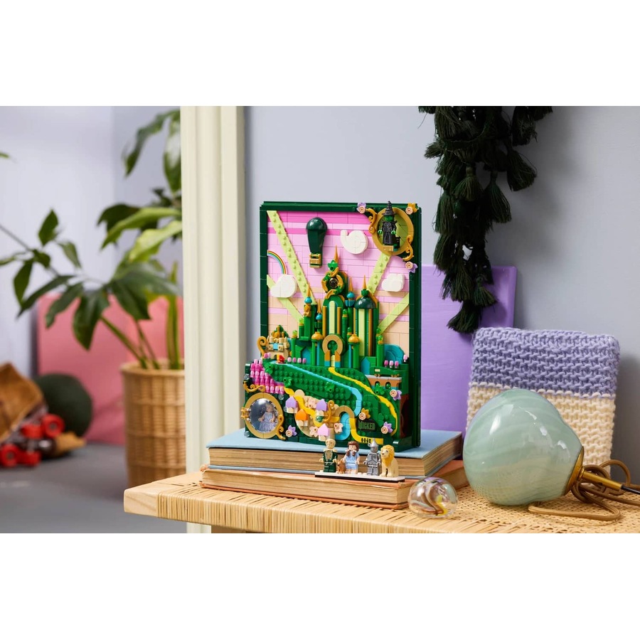 LEGO 75685 Emerald City Wall Art - Wicked