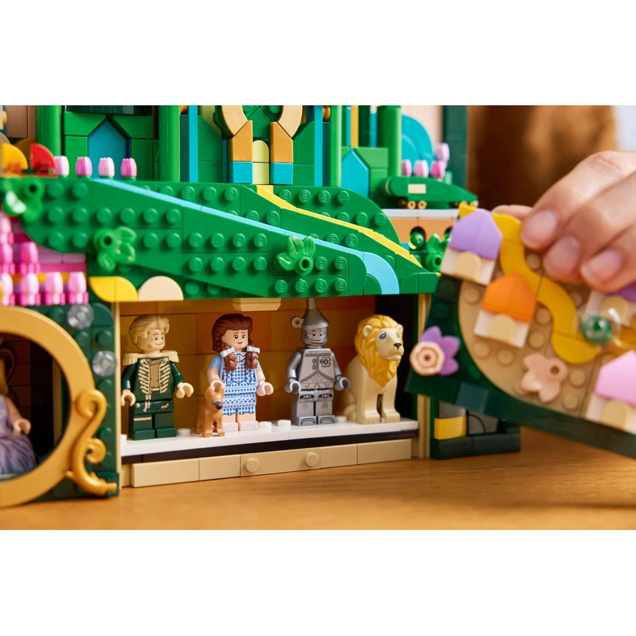LEGO 75685 Emerald City Wall Art - Wicked
