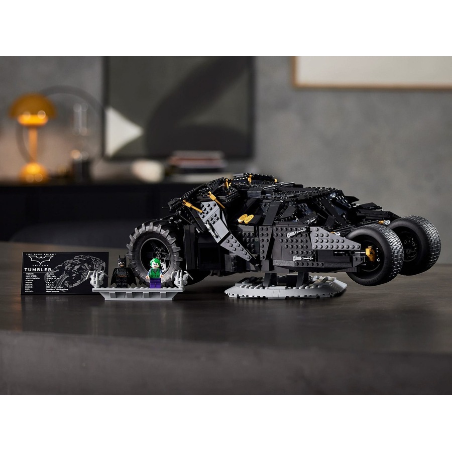 LEGO 76240 DC Batman Batmobile Tumbler - DC Super Heroes
