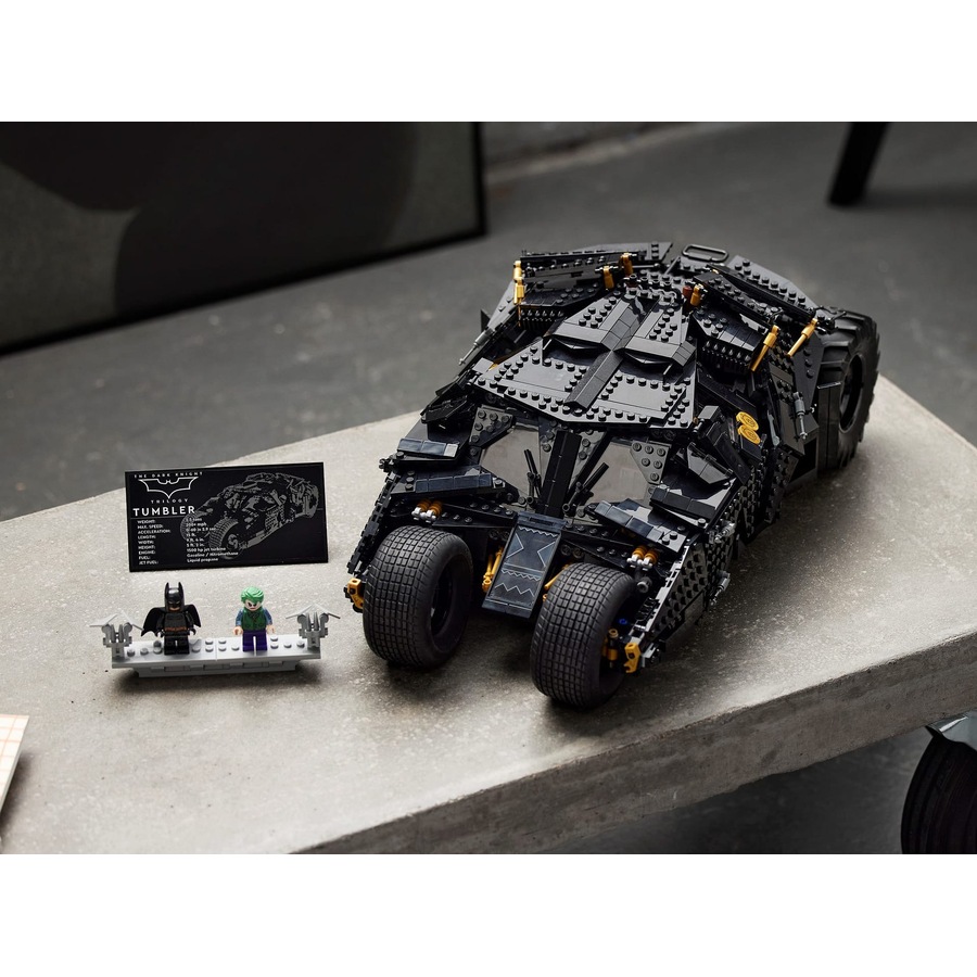 LEGO 76240 DC Batman Batmobile Tumbler - DC Super Heroes