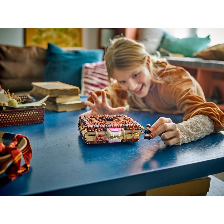 LEGO 76449 Chomping Monster Book of Monsters - Harry Potter