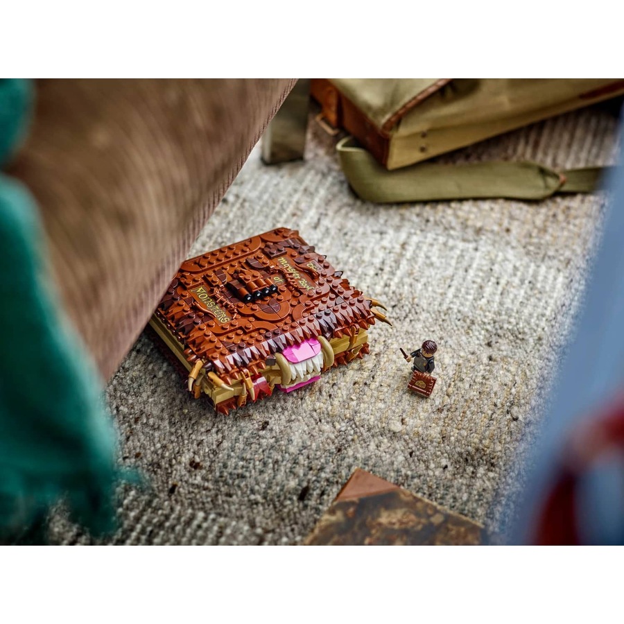 LEGO 76449 Chomping Monster Book of Monsters - Harry Potter