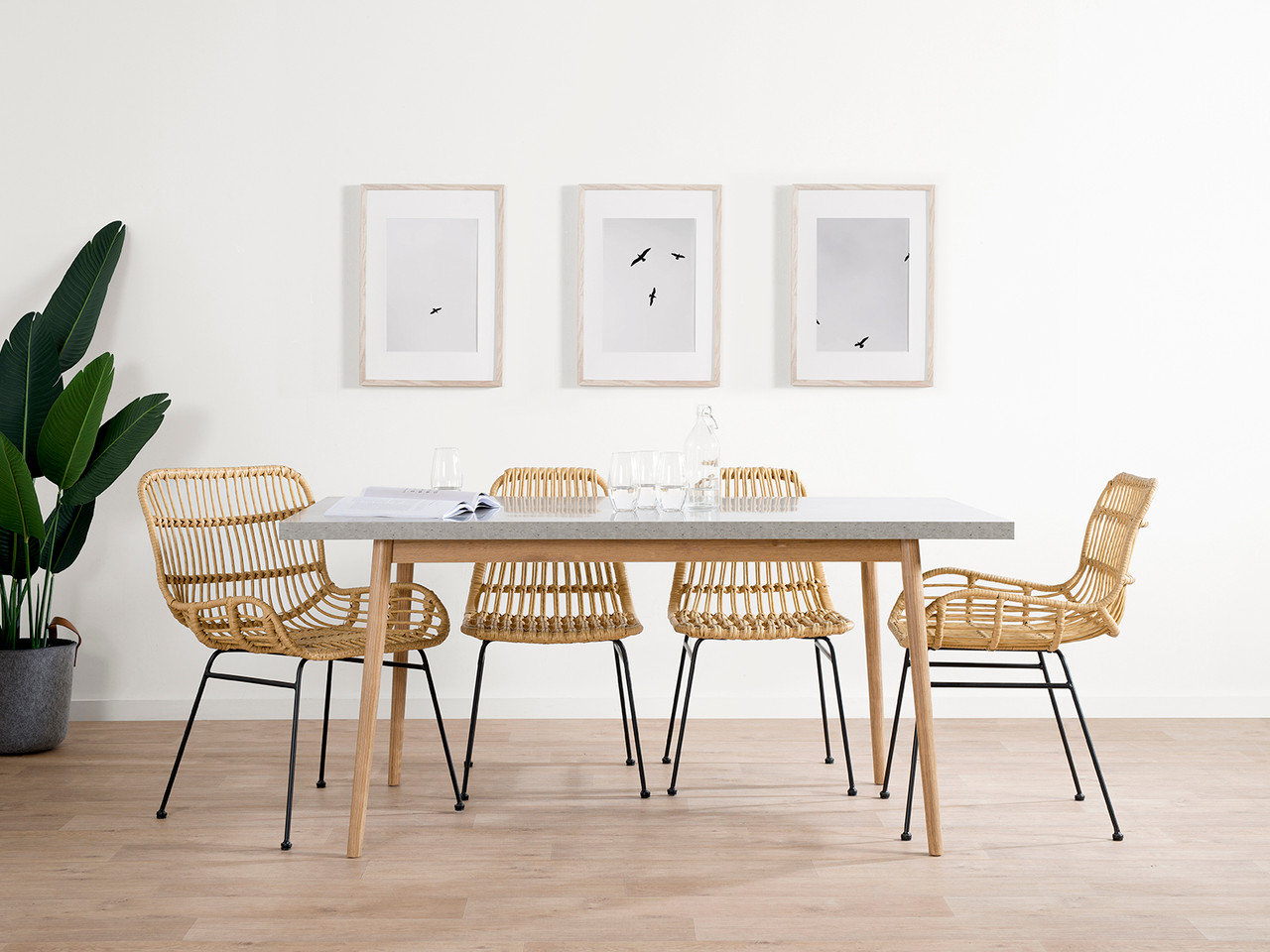 Mocka cena outlet dining table