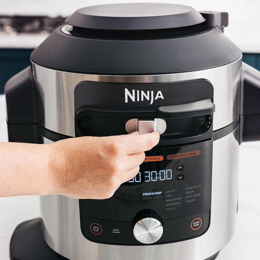 Ninja Foodi Max SmartLid 14-in-1 Multi Cooker with Smart Cook System OL650